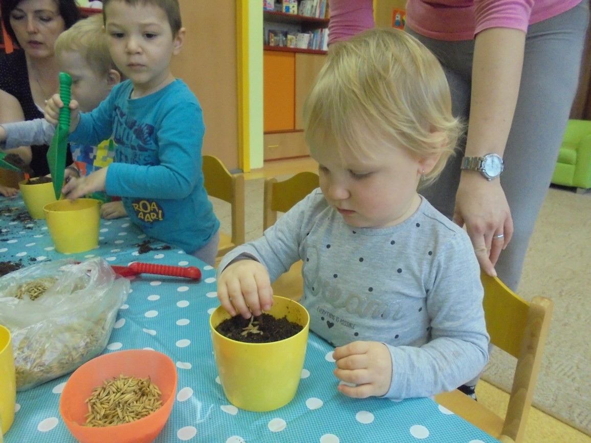 VELIKONOČNÍ TRUHLÍK A KVĚTINÁČKY 14.3.2018